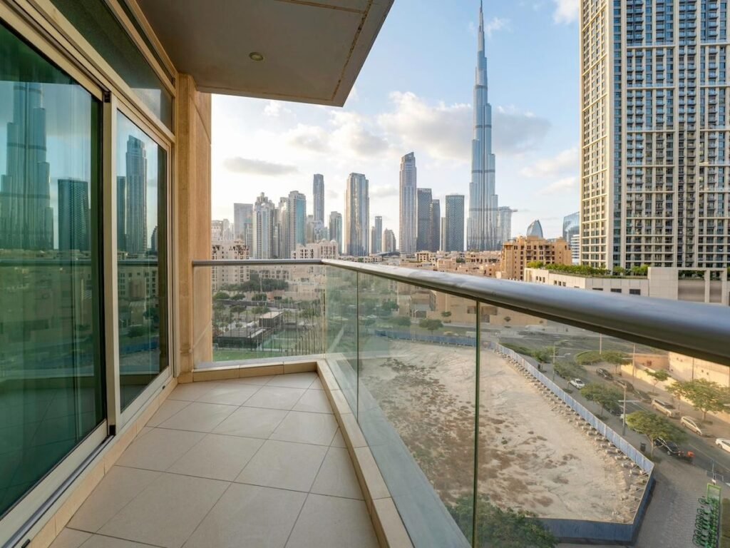 Off-Plan vs Ready Properties: What Dubai Buyers Should Know